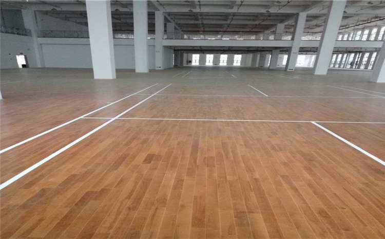 楓樺木體育館木地板劃痕怎么處理