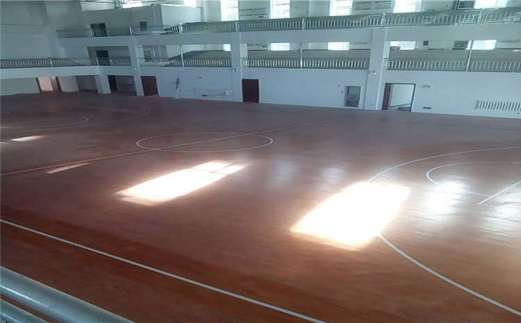 體育場館地面如何測量？
