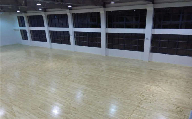 松木木地板籃球館報價