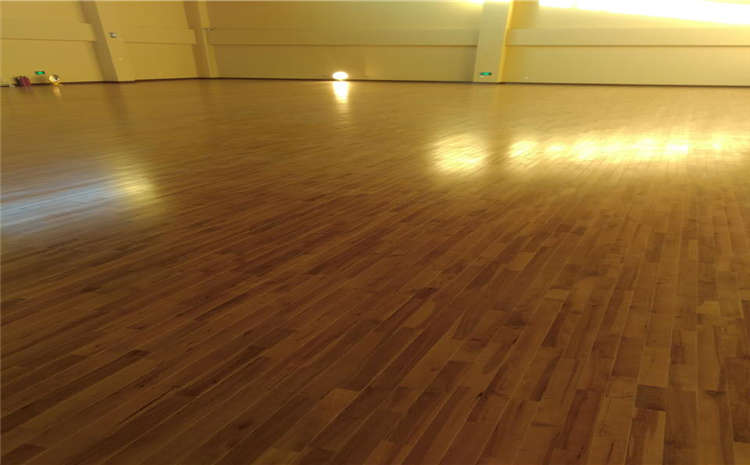 橡木風雨操場木地板保養步驟有哪些