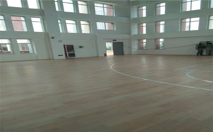 體育木地板摩擦系數(shù)是多少？