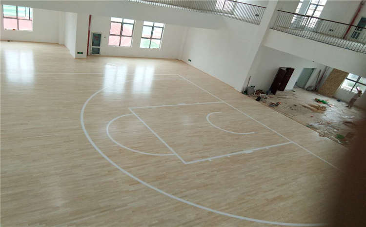 體育場館鋪裝什么材料比較好？