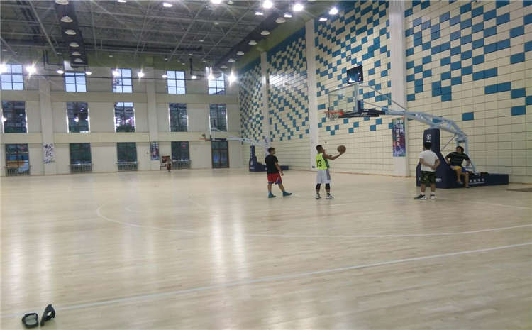 硬木企口體育館木地板保養要點