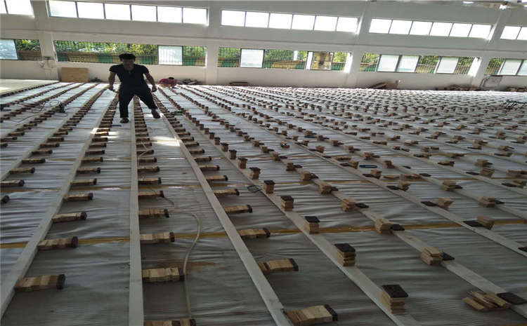 硬木企口運動木地板廠家這么考察
