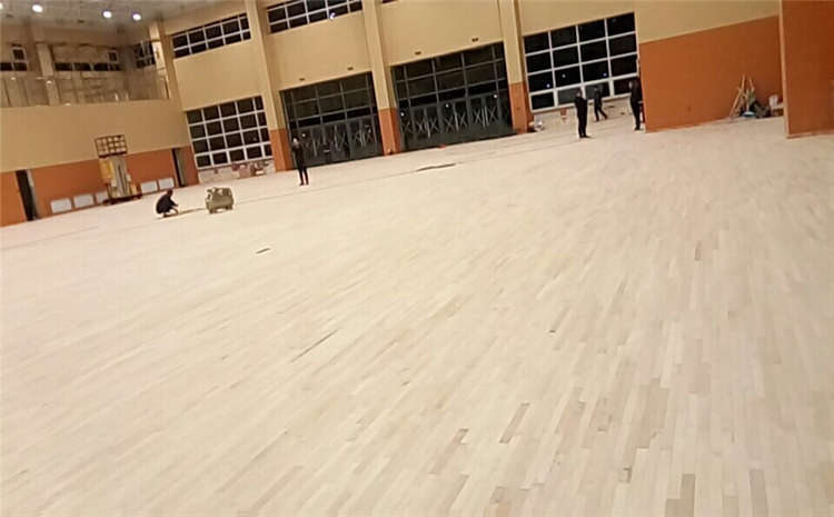 24厚籃球場地木地板品牌廠家