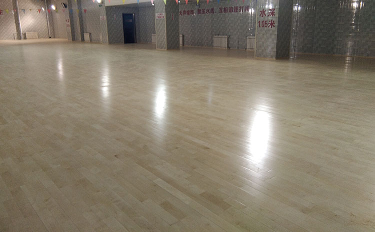 橡膠木運動木地板鋪裝工具和制度保障