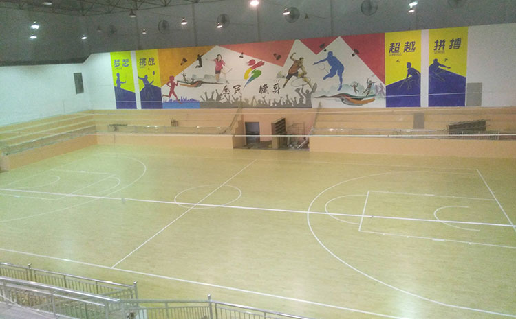 學校實木運動地板翻新方案
