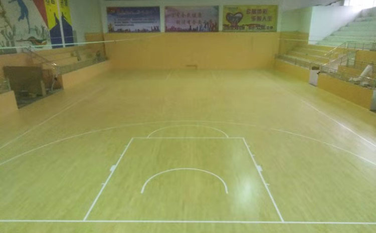 楓樺木體育館木地板翻新需要注意什么
